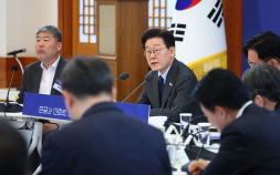 李대통령 “노동자 보호 핵심은 힘의 균형…노동 3권 보장 강조”