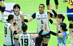 GS칼텍스 실바 40득점 맹활약…현대건설에 PO 1차전 3-1 승리 [쿠키 현장]