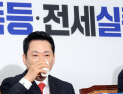 하루에 2번 정부·여당 때려 ‘반전’ 노리는 장동혁…내홍에는 ‘침묵’