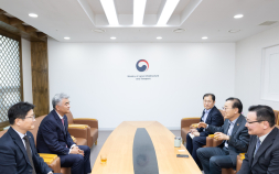 가덕도신공항 속도전…국토부 장관, 대우건설에 역할 당부