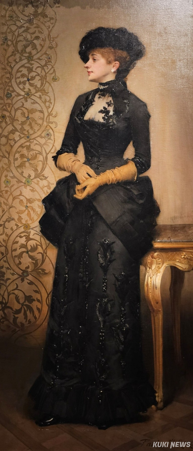 샤를- 알렉상드르 지롱(Charles-Alexandre Giron, 스위스, 1850~1914), 장갑을 낀 여인, 일명 “파리지엔느”, 1883, 캔버스에 유채, 200 x 91cm, 쁘띠 팔레, 파리 시립 미술관