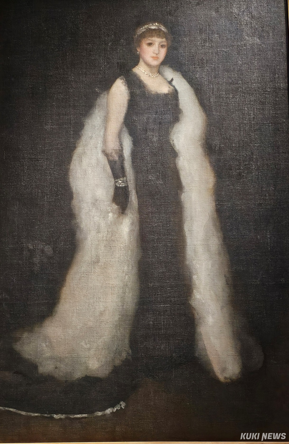 제임스 맥닐 휘슬러(James McNeill Whistler, 1834~1903), 검은색의 배열, 5번: 레이디 뫼(Meux), 1881~82, 캔버스에 유채, 약 193.7 x 130.2 cm, 호놀룰루 미술관