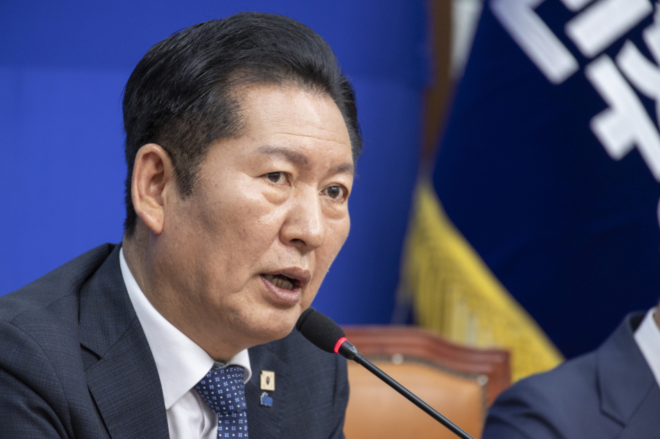 정청래 더불어민주당 대표가 지난달 16일 국회에서 열린 민주당 시·도당위원장협의회 회의에서 발언하고 있다. 연합뉴스