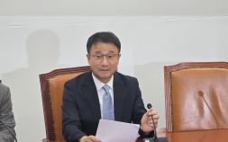 한병도 원내대표 사퇴…내달 6일 재선 도전
