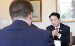 국민의힘 공식 사과에도 장동혁 “차관보 맞다”…커지는 ‘직함 부풀리기’ 논란