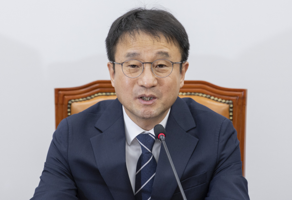 한병도 더불어민주당 원내대표가 7일 국회에서 열린 정책조정회의에서 발언하고 있다. 연합뉴스