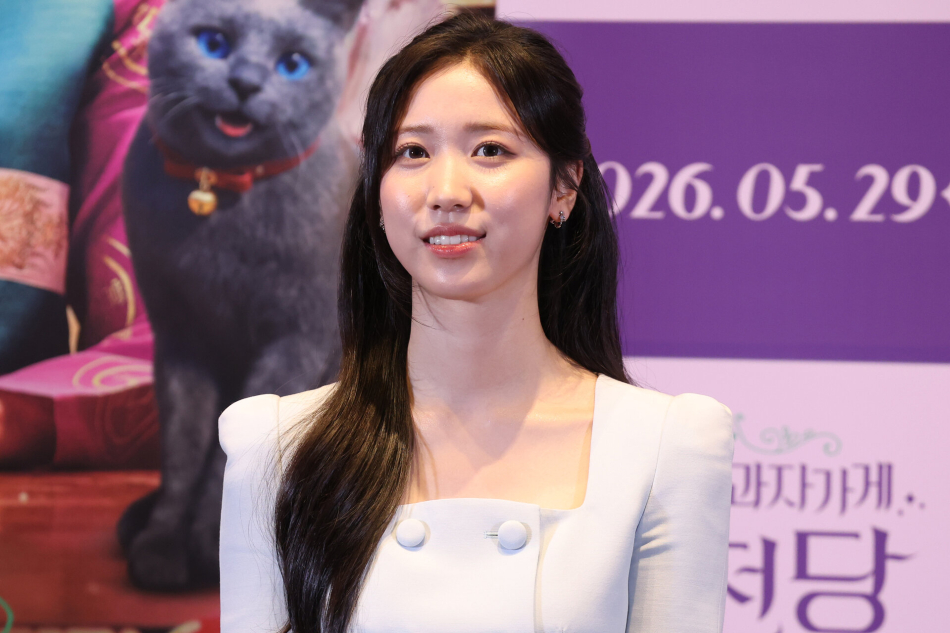 배우 이레가 13일 오후 서울 삼성동 메가박스 코엑스에서 열린 영화 ‘이상한 과자 가게 전천당’ 기자간담회에서 질문을 듣고 있다. 연합뉴스