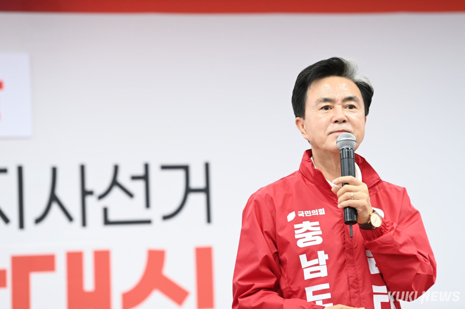김태흠 국민의힘 충남도지사 후보가 천안아산 선대위 발대식에 자신의 핵심 공약인 ‘천안아산 돔 아레나 종합추진계획’을 밝히고 있다.
