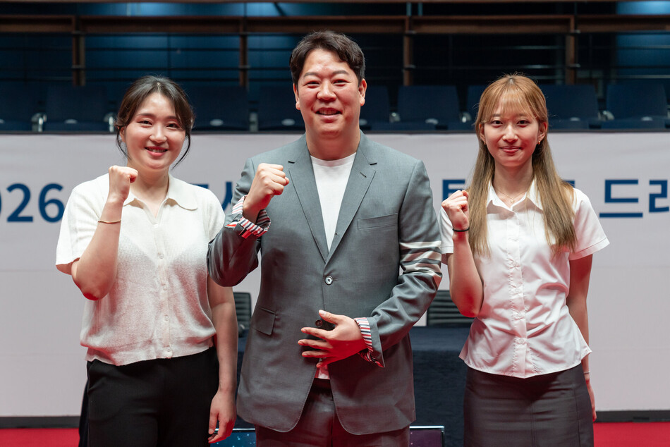왼쪽부터 강지은, 강동궁, 최봄이. PBA 제공