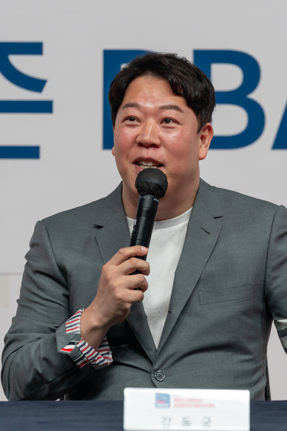 휴온스로 둥지를 옮긴 강동궁. PBA 제공