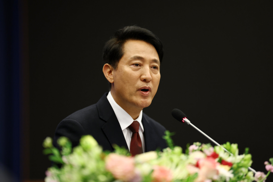 오세훈 국민의힘 서울시장 후보가 14일 서울 중구 대한상공회의소에서 열린 편집인협회 초청 포럼에 참석해 발언하고 있다. 연합뉴스
