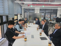 노조 사무실 찾은 삼성전자 사장단…대화 재개 물꼬 틀까