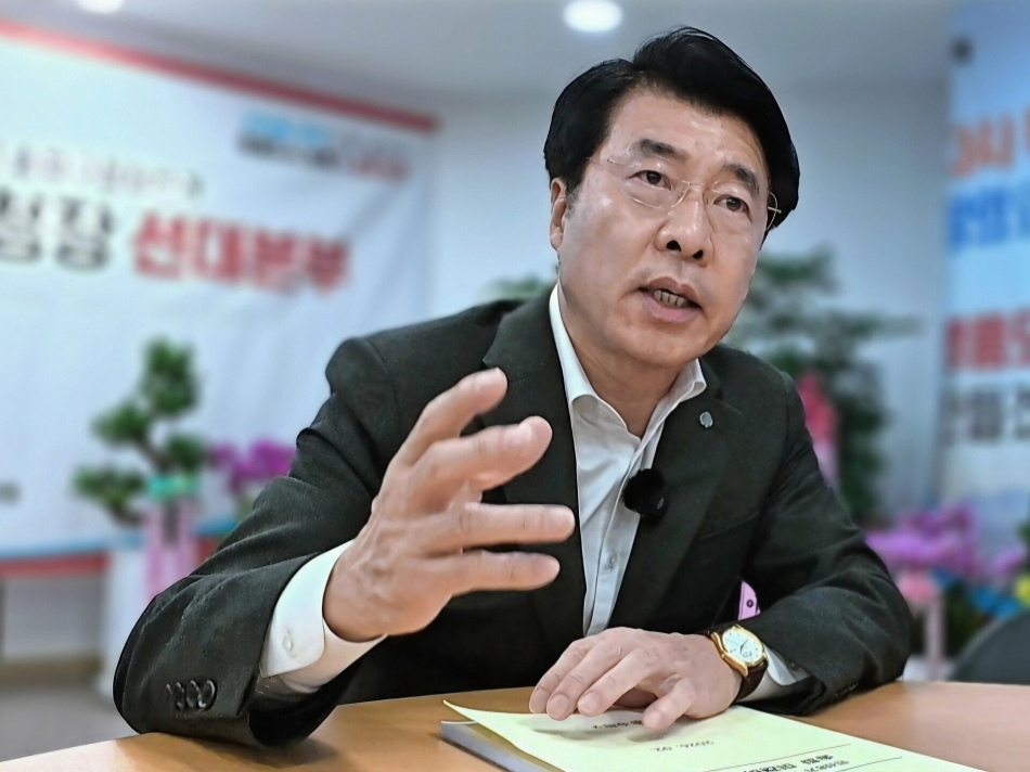 서강석 국민의힘 송파구청장 후보가 최근 서울 송파구 캠프 사무실에서 발언하고 있다. 서 후보 캠프 제공