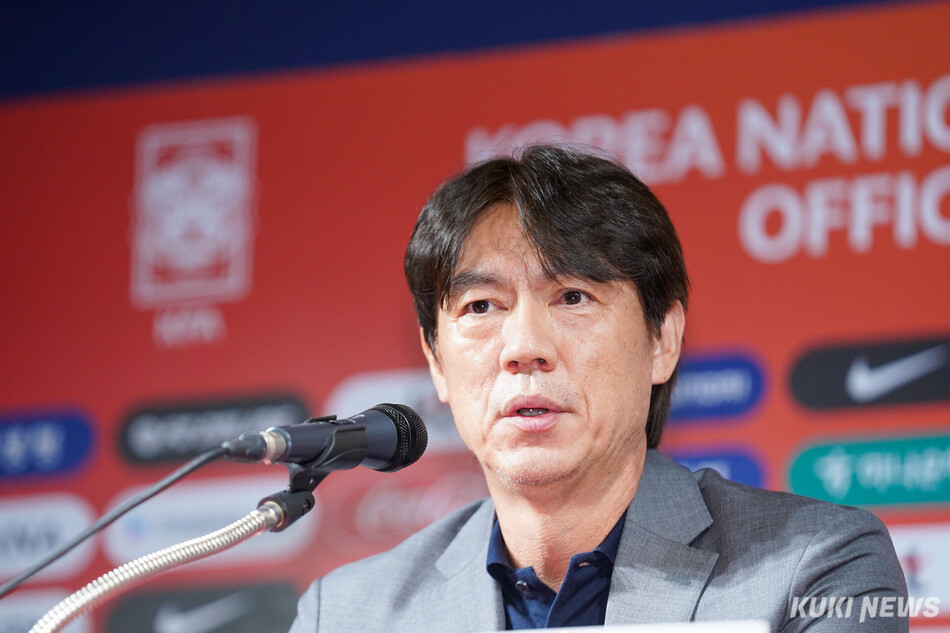 홍명보 축구 국가대표팀 감독이 25일 서울 종로구 축구회관에서 9월 A매치 2연전에 나설 대표팀 명단을 발표하고 있다. 쿠키뉴스 자료사진