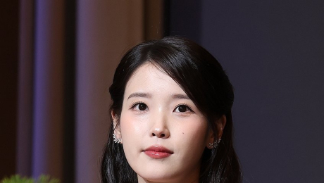 아이유, ‘21세기 대군부인’ 논란에 “더 잘하지 못한 제 잘못”
