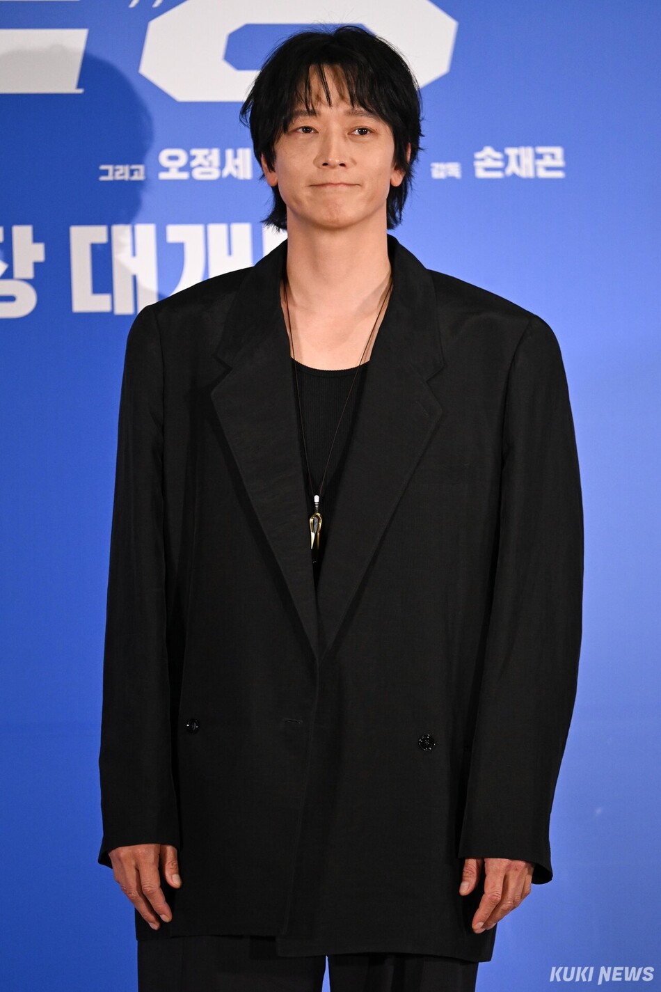영화 ‘와일드 씽’ 언론배급시사회가 18일 오후 서울 롯데시네마 월드타워점에서 진행되는 가운데 배우 강동원이 포즈를 취하고 있다.