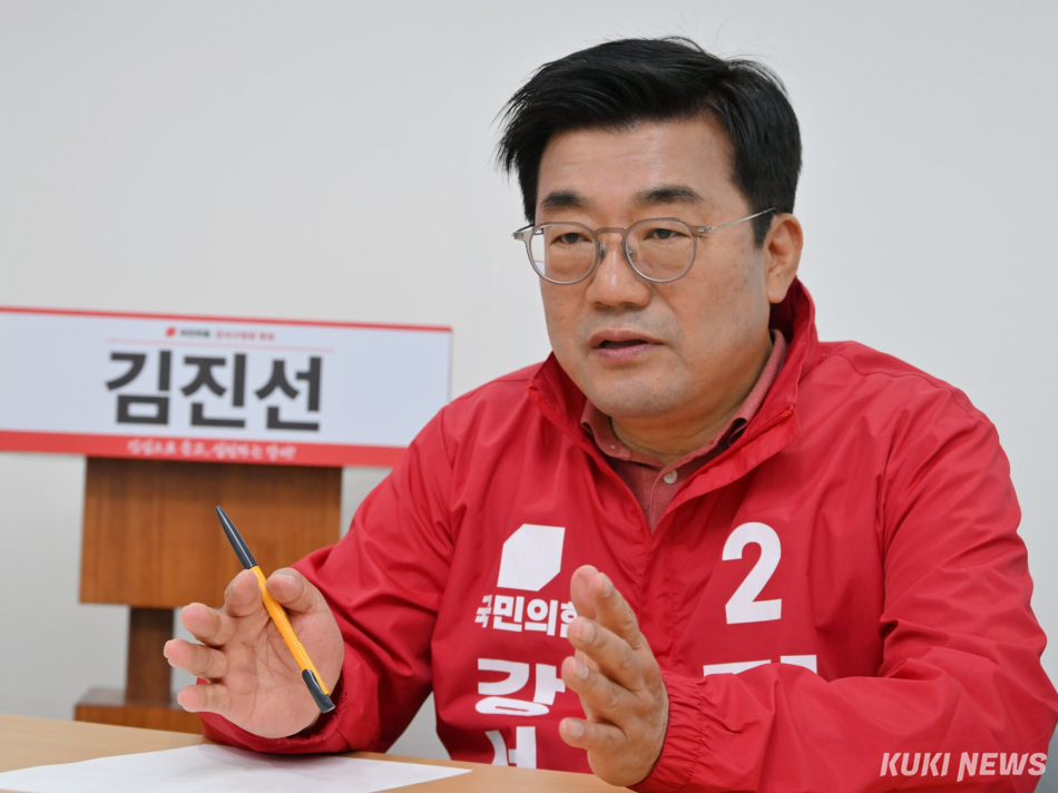 김진선 국민의힘 강서구청장 후보가 지난 15일 서울 강서구 캠프 사무실에서 쿠키뉴스와 인터뷰하고 있다. 박효상 기자