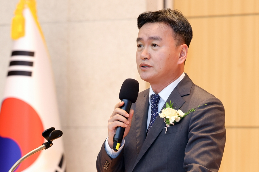18일 정부대전청사에서 취임사를 밝히는 이종욱 관세청장. 관세청