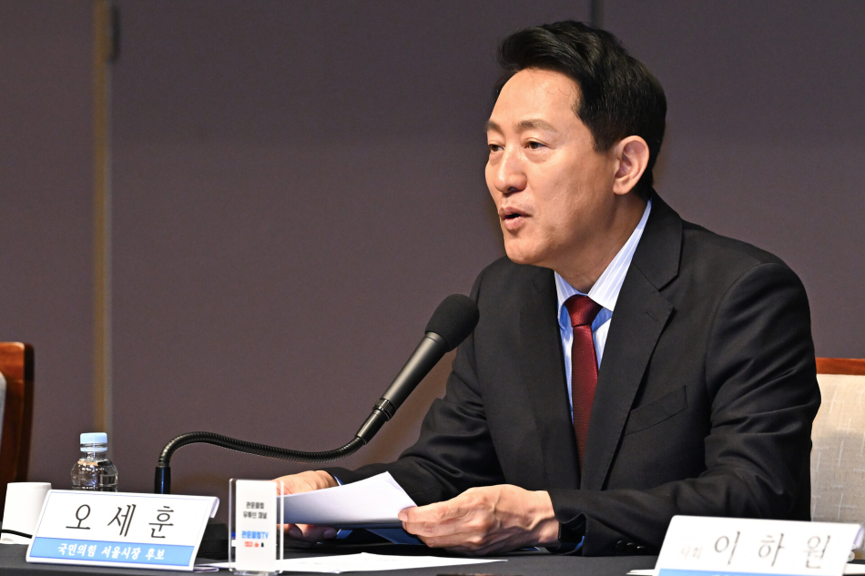 오세훈 국민의힘 서울시장 후보가 20일 오전 서울 중구 한국프레스센터에서 열린 관훈토론회에 참석해 모두발언하고 있다. 남동균 기자