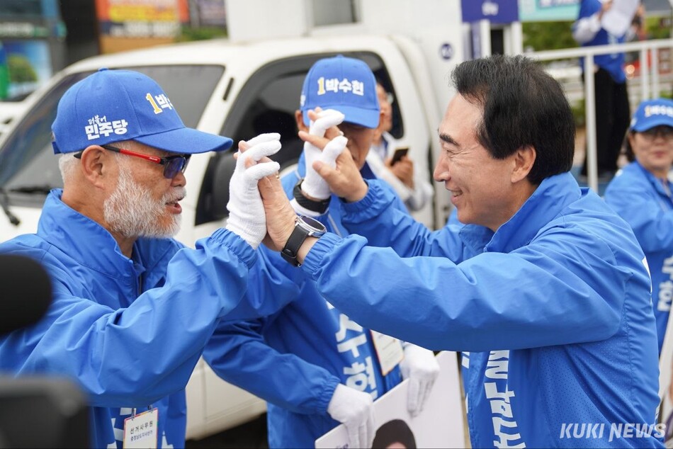 박수현 더불어민주당 충남도지사 예비후보 아산 유세 현장. 박수현 선거사무소