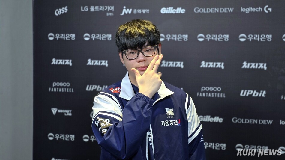 ‘레이지필’ 쩐바오민이 22일 서울 종로구 롤파크 LCK 아레나에서 쿠키뉴스와 만나 인터뷰하고 있다. 김영건 기자