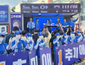 4당 선거유세 한자리에…첫 주말 선거유세전 ‘후끈’ [쿡 정치포토]