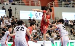 핸드볼 H리그 김재순·정지인, 화려한 불꽃 슛 중거리 포 달인으로 등극