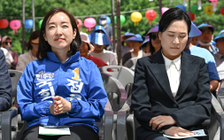 전은수·김민경, 윤정사 방문해 표심 공략 [쿠키포토]