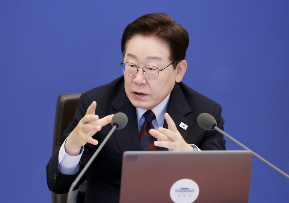 이재명 대통령이 26일 청와대에서 열린 국무회의 겸 비상경제점검회의에서 발언하고 있다. 연합뉴스