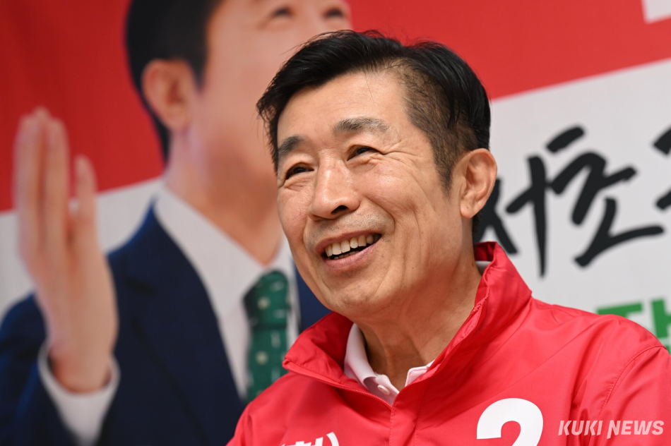 전성수 국민의힘 서초구청장 후보가 26일 오후 서울 서초구 캠프 사무실에서 쿠키뉴스와 인터뷰하고 있다. 임은재 기자