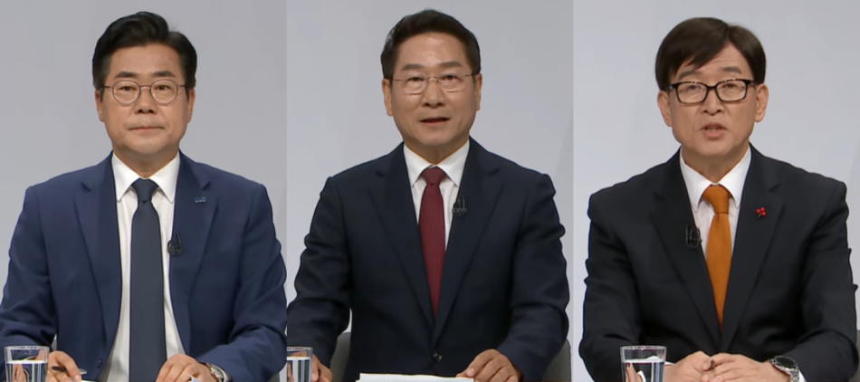 왼쪽부터 더불어민주당 박찬대, 국민의힘 유정복, 개혁신당 이기붕 6·3 지방선거 인천시장 후보가 26일 서울 마포구 상암동 MBC 스튜디오에서 열린 제9회 전국동시지방선거 인천광역시장선거 후보자토론회에서 발언하고 있다. 중앙선거방송토론위원회 유튜브 갈무리