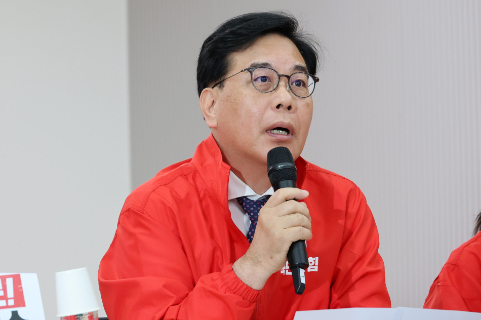 송언석 국민의힘 공동선거대책위원장이 22일 서울 여의도 중앙당사에서 열린 중앙선거대책위원회의에서 발언하고 있다. 연합뉴스