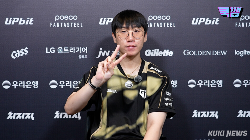 ‘룰러’ 박재혁이 27일 서울 종로구 롤파크 LCK 아레나에서 열린 ‘2026 LCK’ 정규시즌 2라운드 한화생명e스포츠와의 경기가 끝난 뒤 쿠키뉴스와 인터뷰하고 있다. 쿠키뉴스 쿡깸