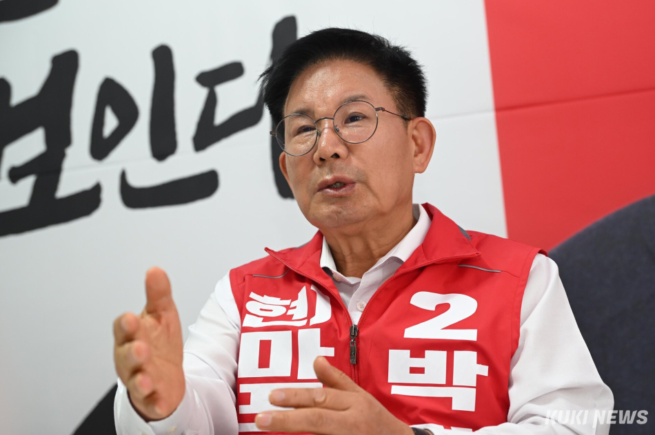 박강수 국민의힘 마포구청장 후보가 지난 27일 서울 합정동 선거사무소에서 쿠키뉴스와 인터뷰하고 있다. 임은재 기자
