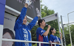 전은수, 청년들과 아산 삼성디스플레이 앞 표심 공략 [쿡 정치포토]