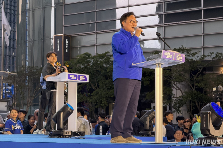 우원식 전 국회의장이 2일 서울 청계광장에서 열린 정원오 더불어민주당 서울시장 후보 마지막 유세에 참석해 발언하고 있다. 유병민 기자
