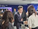 박수·탄성 쏟아진 정원오 캠프, 출구조사 우세에 ‘들썩’ [6·3 지선]