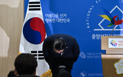 ‘2~3시간 대기’ 투표용지 부족 사태, 선관위 대국민 사과 [쿠키포토]