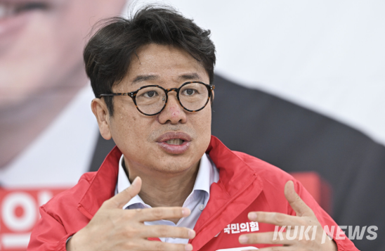 유의동 국민의힘 평택을 재선거 후보자가 10일 경기 평택시 안중읍에 위치한 선거사무소에서 쿠키뉴스와 인터뷰하고 있다. 남동균 기자