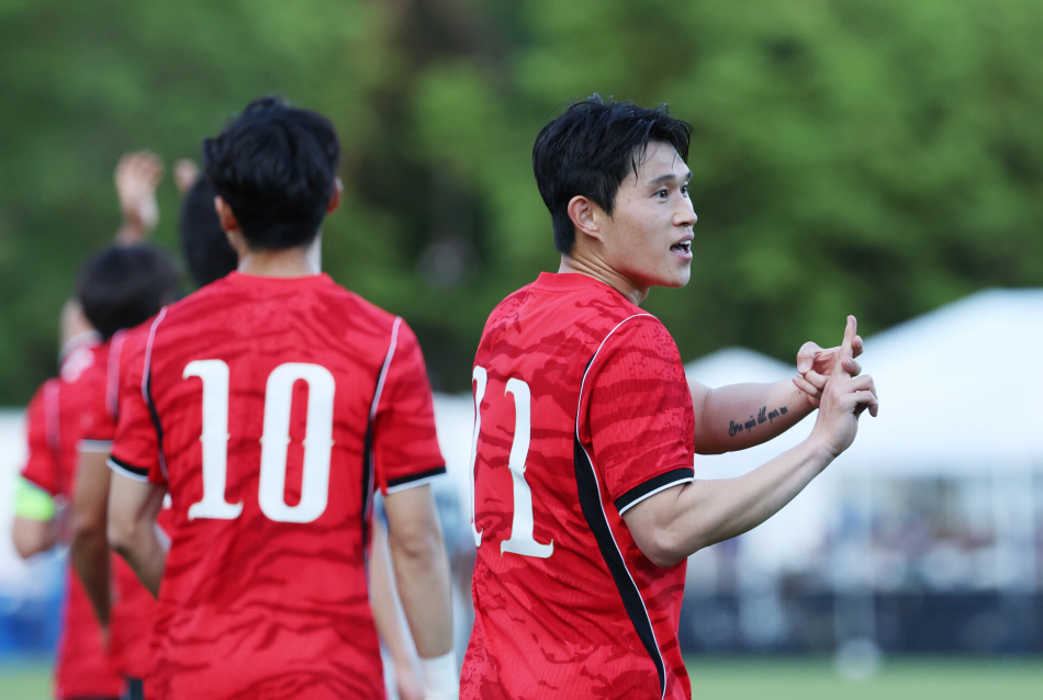 4일(한국시간) 오후 미국 유타주 프로보 리검영대 사우스필드에서 열린 대한민국과 엘살바도르의 평가전에서 이동경이 첫번째 골을 성공시킨 뒤 세리머니를 하고 있다. 연합뉴스