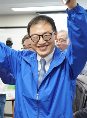 ‘영남 압승 기대’ 민주, 동서 장벽 못 넘었지만…득표율 변화 ‘유의미’