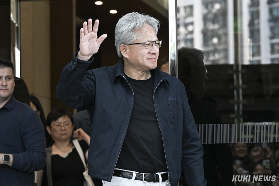 젠슨 황 엔비디아 CEO가 5일 오후 한국을 찾았다. 남동균 기자