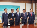 국회의장 주도 여야 원대 회동…“민생 살피는 국회 되길” [쿡 정치포토]