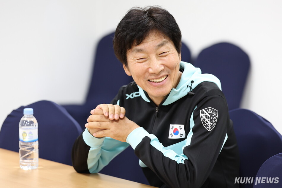 ‘접속’, ‘공동경비구역 JSA’, ‘우리 생애 최고의 순간’ 등을 제작하며 영화계에 굵직한 발자취를 남긴 이은 감독이 ‘XIOM 2026 강릉세계마스터즈탁구선수권대회’에 선수로 참가해 탁구를 매개로 세계인들과 소통하고 문화를 교류했다. 조직위 제공