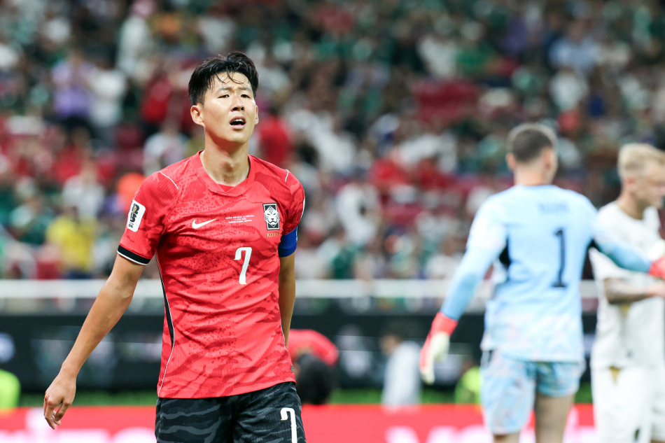 11일(현지시간) 멕시코 사포판 과달라하라 스타디움에서 열린 2026 북중미 월드컵 A조 1차전 한국과 체코의 경기에서 손흥민이 슛이 빗나가자 아쉬워하고 있다.
