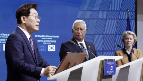 韓·EU 공동성명 ‘북한 규탄’에…靑 “긴장완화 정책과 모순 없다”