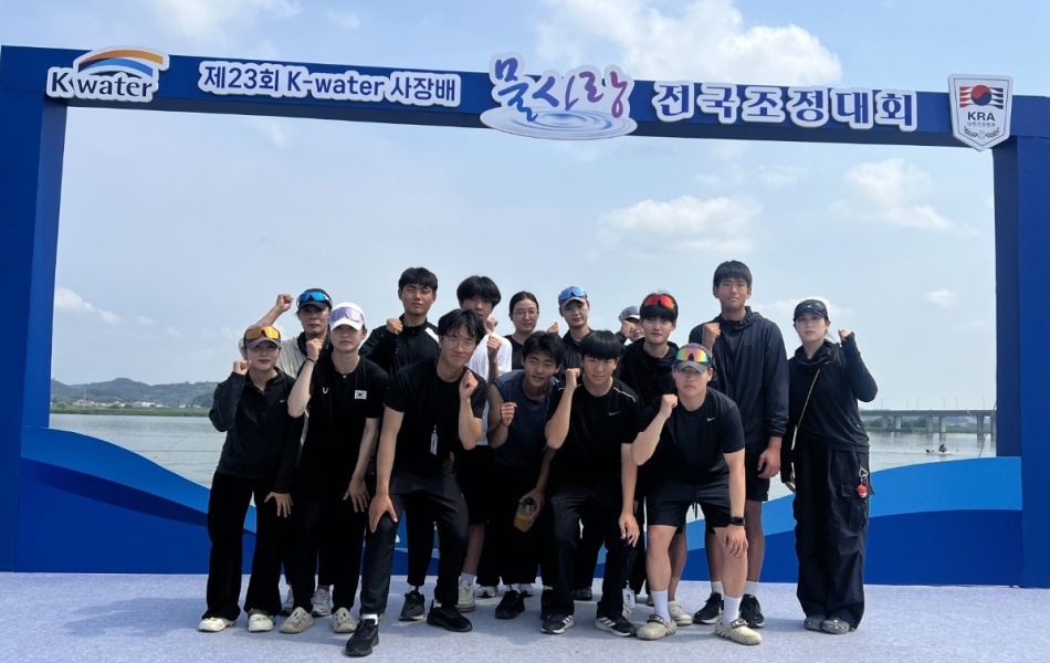 전남도체육회 등에 따르면 전남 선수단은 난 12일부터 14일까지 전북특별자치도 군산시 금강하구둑 조정경기장에서 열린 제23회 K-water 사장배 전국조정대회에서 금 1, 은 2, 동메달 2개를 차지했다. /전남도체육회