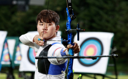 예천군청 김제덕 화살·남태풍 창 금메달 ‘명중’