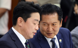 김민석 악수 후 퇴장, 정청래 축사대에…엇갈린 6·15 기념식 동선