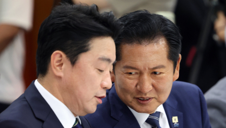 김민석 악수 후 퇴장, 정청래 축사대에…엇갈린 6·15 기념식 동선